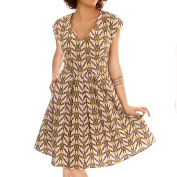 Retrolicious large butterfly moth dress 🦋 🌸 - Picture 1 of 4